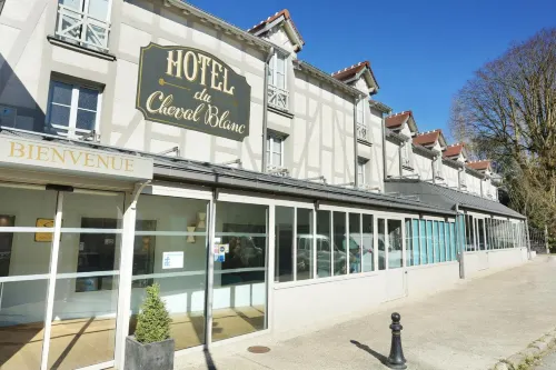 Hôtel du Cheval Blanc - Paris Marne la Vallée - صديق للحيوانات الاليفة