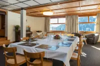Hotel Restaurant Capricorns Hotels in Splugen