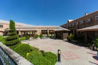 La Defense Hotel Yerevan Hoteles cerca de Echmiadzin Monastery