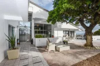 Capo Cabana Guesthouse Hotels in Plattekloof 3