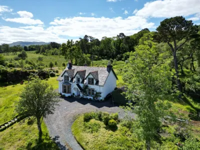 Glenaros Lodge Hotels near Walk Highlands - Isle of Ulva