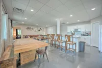 Coldwater Family Retreat w/ Boat Dock & Grill! - 3 tähden