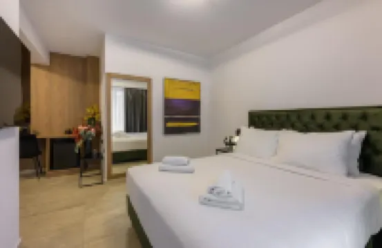 센스 브론즈 럭셔리 스위트  호텔