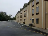 Baymont by Wyndham Grovetown Augusta - parking