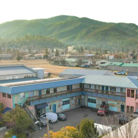 Ashland Commons Hostel