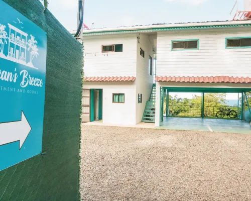 Ocean's Breeze Apartment and Rooms Hotels in Cocles