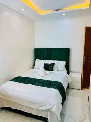 Nyakobura Apartments - Apartments
