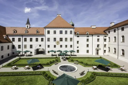 Kloster Seeon Kultur- und Bildungszentrum des Bezirks Oberbayern Hotels in Obing