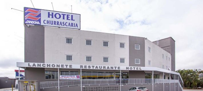 Hotel Zandoná Hotele w: Blumenau