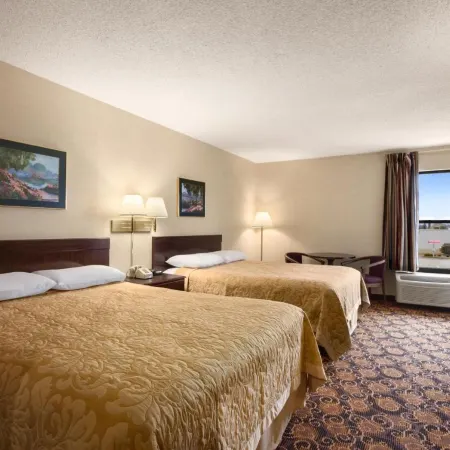 Super 8 by Wyndham Evansville North