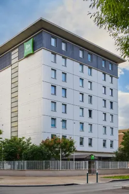 ibis styles Paris Gennevilliers Hôtels à proximité de : E.Leclerc GENNEVILLIERS