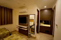 Wongdhen House Hotels near Kaivalya Library Karol Bagh