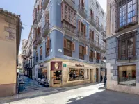 Apartamentos Líbere Málaga Teatro Romano Hotels near Alcazaba