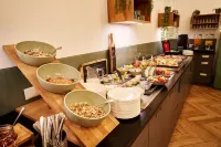 Hotel Zu Den Drei Kronen - Desayuno