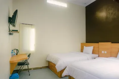 Grand Khalifah Guesthouse Hotels in Labuhan Badas