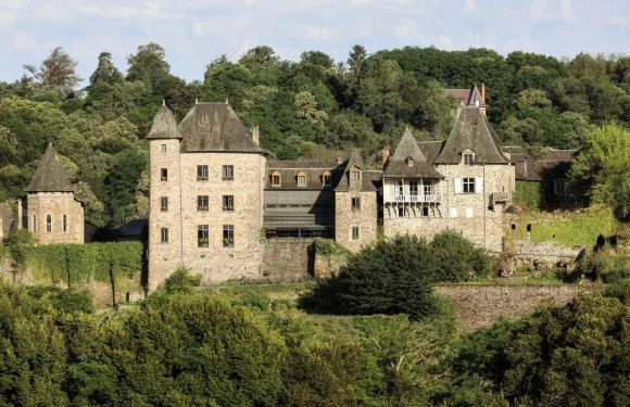 久瓦夜德莫貝可酒店