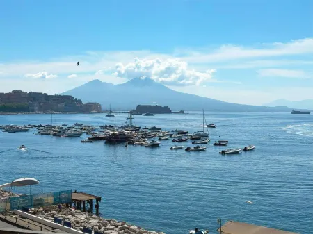 Gram Suites Отели в г. Неаполь