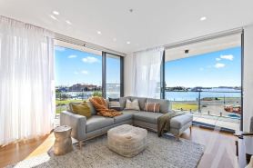 Harbour Towers Apartments, Free Parking & Tram Access - Hello Newcastle Accommodations