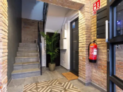 Picasso Suites Cornellá Hotels near Cornellà