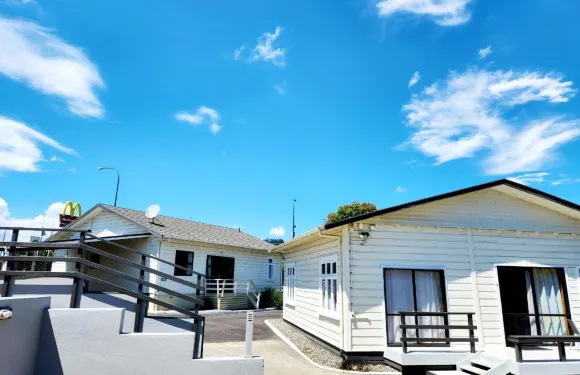 凱利河濱汽車旅館