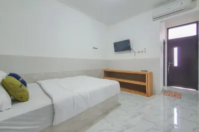Urbanview Aurel House Cirebon Hotel dekat Jembatan tumaritis