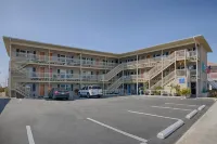 Crystal Sands Motel Hotels in 
