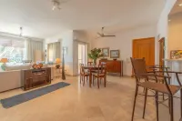 Luxury apartment on the Marina - Condos