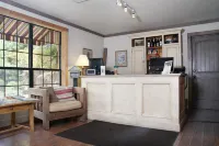 Riverside Inn