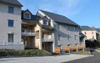 Aux Balcons du Sancy Hotels in Picherande