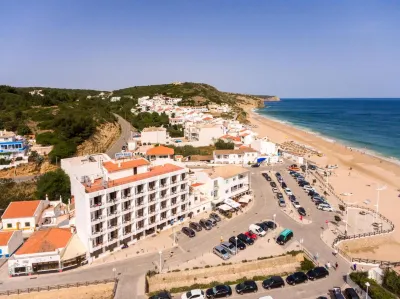 Salema Beach Hotel Hotel berhampiran Pantai Salema