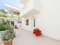 Apartments Nikolina โรงแรมในฮวาร์