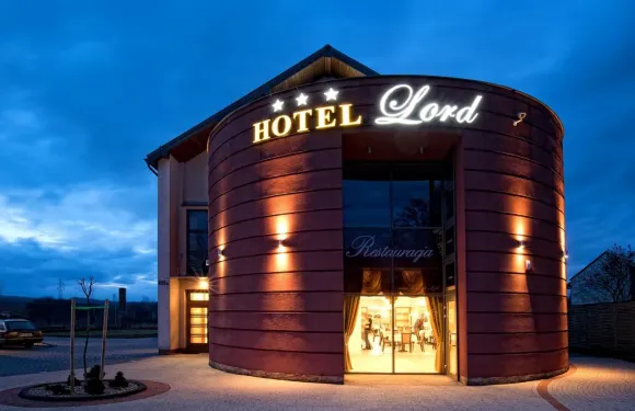 Lord 克羅斯諾酒店