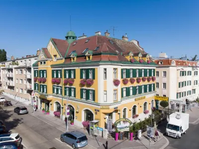 Hotel Bergwirt Schonbrunn Hotels near Botanical Garden