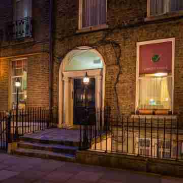 Abbott Lodge Hotel Exterior
