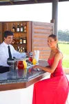 Ramada Plaza by Wyndham Thraki - bar