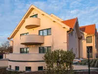 Kistücsök Food & Room Hotels in Balatonfoldvari
