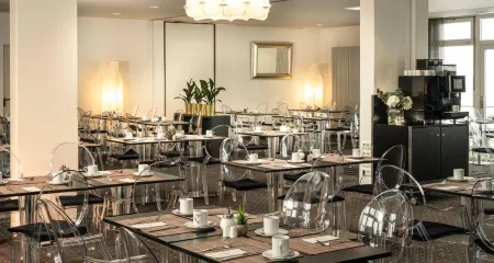 Victor's Residenz-Hotel München Отели в г. Эхинг