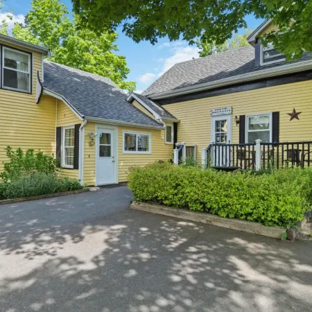 Farmhouse Inn B&B