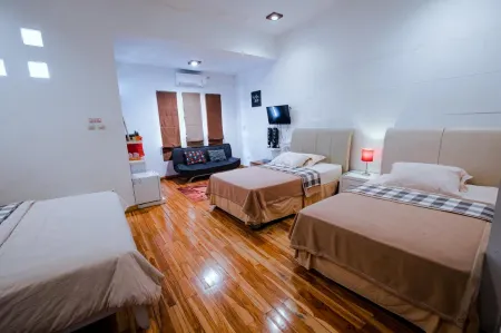 Calda Homestay Syariah Отели рядом с достопримечательностью «Taman Kupu-Kupu Cihanjuang»