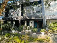 Saltstayz Select - Malcha & Chankyapuri Hotels near Chanakyapuri