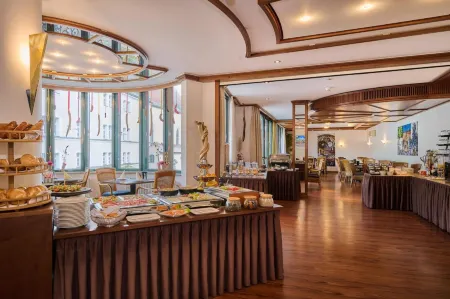 Hotel Theresientor Отели рядом с достопримечательностью «Basilika St. Jakob»