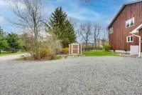 Dog-Friendly Fishkill Tiny House in Wine Country