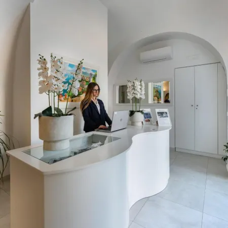Villa Emanuel White Отели рядом с достопримечательностью «Пьяцца Лауро»