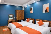 Thu Hien Hotel – Near the Market with Projector