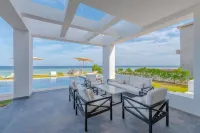 Royal Villa on the beach - วิลล่า
