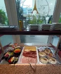 Parizs Garden Apartments - breakfast