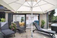Olive Garden Paradise with Heated Swimming Pool - วิว