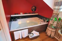YachtHotel Helvetia Spa- Und Wellnessdomizil - Hot Springs