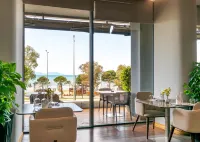 Yacht Hotel - breakfast