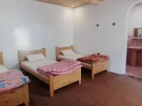 Tourist Guest House فنادق في Ayun
